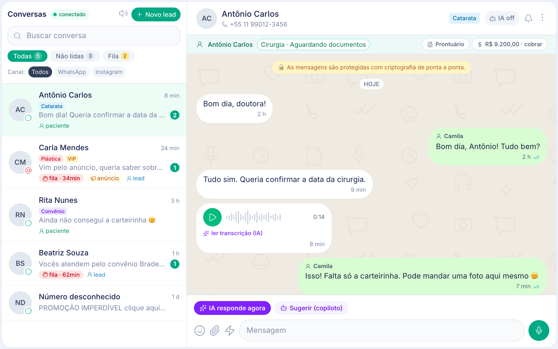 Conversa de WhatsApp na ewia: IA lendo a carteirinha do convênio do paciente